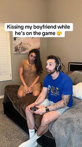 😂😂😂 #fyps #couple #cuddles #foryourpage | cuddling my bf while he plays game