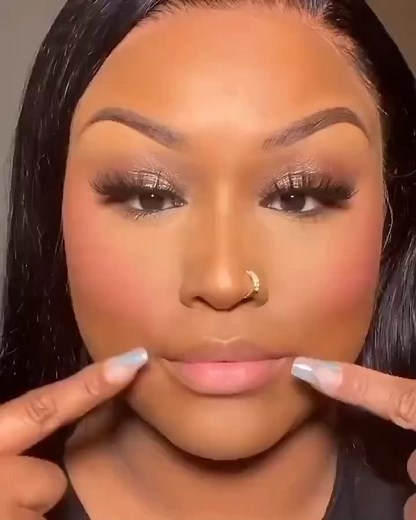 9.7K views · 211 reactions | Simple lipstick Tutorial ♥️ | Makeup and style | Facebook