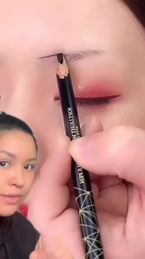 Tips para tener una ceja bonita♥️ Sígueme para más Belleza y Peinados . . #maquillaje #trucosytips #tutoriales #maquillajeojos #bellezaypeinados #cejasbonitas #cejasperfectas | Belleza y Peinados