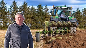 Tom Levis is a tillage farmer ploughing over 400 acres a year with the Amazone Cayros XMS 🟢🟠 #smartfarming #amazone #ploughing | Farmhand LTD