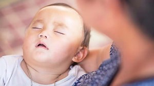 बच्चों की गर्दन पर क्यों होती है गांठ? डॉक्टर से जानें इसके कारण और इलाज के तरीके