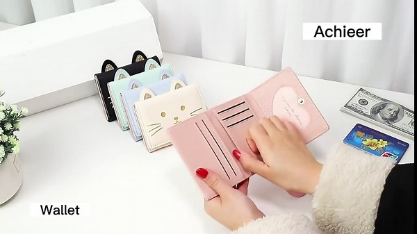 Cat Cute Wallets for Teen Girls Small Wallet Aesthetic PU Leather Kawaii Wallet for Girls Tri-folded Cash Pocket Card Holder with Tail Chain Green