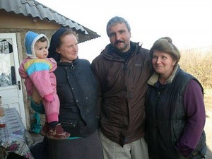 De necrezut! Curiosul caz al lui George Chirilă, omul care are două soții surori! Cum întrețin relații intime cu el și cum se împarte el în dormitor