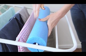 Πήρε ένα Αφρολέξ και το Τύλιξε στην Απλώστρα για τα Ρούχα. Ο Λόγος; Πανέξυπνος! - Fanpage