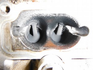 Walnut Shell Blasting Intake Valves: Faster and Cheaper