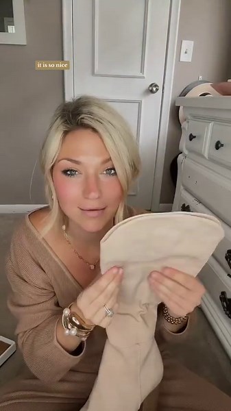 16K views · 126 reactions | I got two new pairs of fall boots in from Amazon and I have to share how cute these are!!! The perfect platform bootie + the tall sassy boot! Both are must-haves!朗 ️ COMMENT “boots” TO GET THE  TO SHOP! #amazonboots #amazonfallfashion #amazonfallfashion2023 #fallboots #fallshoes #fallfashion2023 #womensboots #westernboots #cowgirlboots #platformboots #falltrends2023 #2023fall | Kirstin Morabito | Facebook