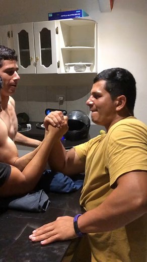 #armwrestling #viral #pulso | Popeye arm wrestling