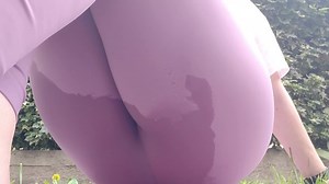 In a park full of people, your friend gets her tight leggings completely wet in hot pee