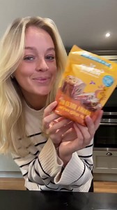 BANANA & BLUEBERRY DOUGHNUTS🍌🫐 We are back with another delicious doughnut recipe for you all in the lead up to Doughnut Week! This time we have used our Banana Bread Baking Mix to create these mouth watering doughnuts. All you need is the mix and a handful of ingredients to create these doughnuts, making doughnuts has never been so easy. If you wanted to give these a go head over to our website to check our the full recipe and method! ⁠Make these in just 4 simple steps! ⁠ STEP 1: In a large m