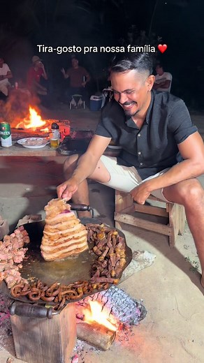 Familia reunida na roça com clima de São João 🔥 #vidanaroça #roça #familia #fogueira #disco