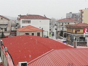 Πυκνό πέφτει το χιόνι στην Τρίπολη (vid)