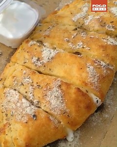 251K views · 3K reactions | Cheese stuffed garlic bread sticks with garlic dipping sauce 襤 | FOODbible | Facebook