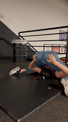 Flexible Girl Shows Incredible Contortion Skills