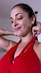 18K views · 558 reactions |  ¿Me quieres dulce o atrevida? Con rojo soy ambas. #dualmood #redmagic #hotandsoft #stylevibes #beautiful | Andrea Luna | Facebook