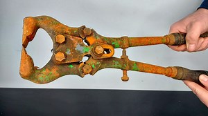 7.4M views · 601 reactions | in this video i show you how i restored this rusty nail clipper found at flea market for $10. | Tysy TUBE | Facebook