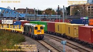 Choppers one more time.... Loram Maintenance of Way, Inc #Class20 20007 & 20205 working a rake of 8 new wagons through #Peterborough. ℹ️ 6Z20 Derby RTC to Whitemoor 🎥 #Derby Railworld Wildlife Haven 📅 18/11/21 | Railcam