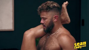 SEAN CODY - Hayden Harding wil trainen met Diego Silva zodat hij hem kan verleiden om geneukt te worden