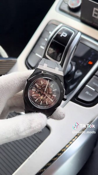 Royal Oak 42mm Automatic Watch: Unmatched Aura