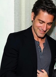 Femme aux modifications corporelles extrêmes choque le monde — mieux vaut s'asseoir avant de voir à quoi elle ressemblait avant... 😳😳 | Girls and Roses