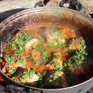 What a beautiful scenery to cook a tasty fish 😋🐟 Credit: Kadir Barcın - YouTube.com/channel/UCQ9EpfICnG9wm0gjUIa94JA | Taste Life