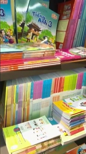 ハノイより🇻🇳ベトナムの小中高生向け教科書📚#multilanguage #多言語 #ベトナム #ベトナム語 #本 #本屋 #ハノイ #日本人 #japanese