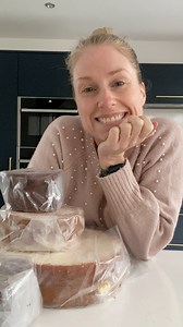 10K views · 289 reactions | So bit of an informative video today covering cake  A question I always get asked is what type of cake do I use or what are my recipes - this video will give you a bit of an insight into what I use and why  #cake #howto #decorating | Zoe's Fancy Cakes | Facebook