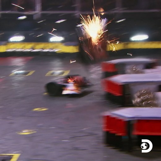 First a robot SUPLEX, then a hit that sent a bot flying to the CEILING 🔥💥🚨 #BattleBots Don't miss any of the BattleBots Champions action Thursdays at 8p on Discovery! | Discovery