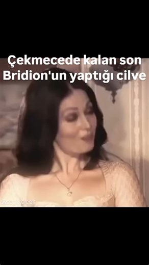 Sağlıkçıpost on Instagram: "Bridion, etken maddesi Sugammadeks olan bir ilaçtır. 🔹 Ne için kullanılır? Bridion, ameliyat sırasında verilen bazı kas gevşeticilerin (rocuronyum ve vekuronyum) etkilerini hızlı bir şekilde geri çevirmek için kullanılır. Yani anestezi altında verilen kas gevşeticilerin etkisi uzun sürmesin diye, kasların tekrar çalışmaya başlamasını sağlar. 🔹 Nasıl etki eder? Sugammadeks, rocuronyum veya vekuronyum molekülünü “kapsül” gibi sararak etkisiz hale getirir. Bu sayede ka