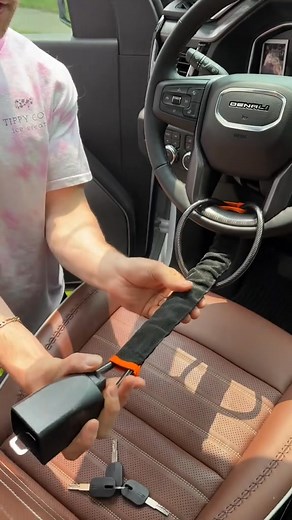 🚨Worried about car theft? This heavy-duty anti-theft lock is your ultimate peace of mind ✅ Its high-visibility design acts as an instant deterrent, making thieves think twice before messing with your vehicle.🚨 Don’t Let Thieves Target Your Ride – Secure It with JOYTUTUS Steering Wheel Lock! 🔗 https://t.site/47SCRr7 | Moralous