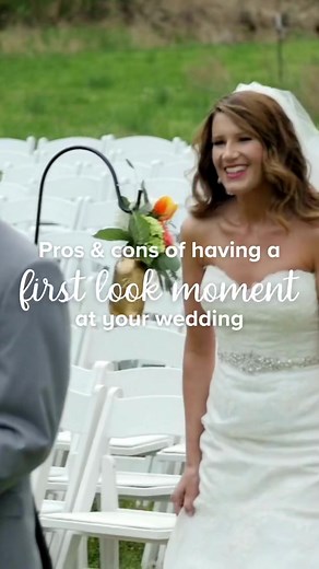 Is having a first look moment right for you at your big day? 👀 Let us help you decide - here are the pros & cons of the first look that we think you should consider as you plan out the logistics of your wedding day: PROS:➕ Logistics & Timing: Seeing each other prior to your ceremony means you can travel together and with your full wedding party to your ceremony, and your photographer can capture wedding party, family, and couple’s portraits earlier in the day. ➕ Guaranteed Couple’s Photos: Esse