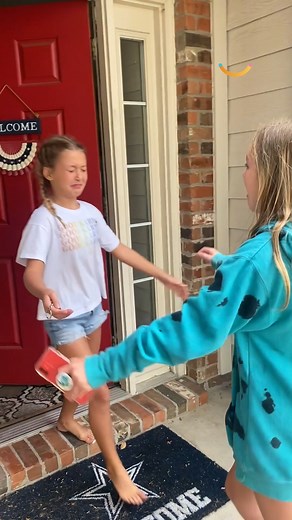 These childhood best friends were finally reunited after a cross-country move 2.5 years ago 🤗 | Happily