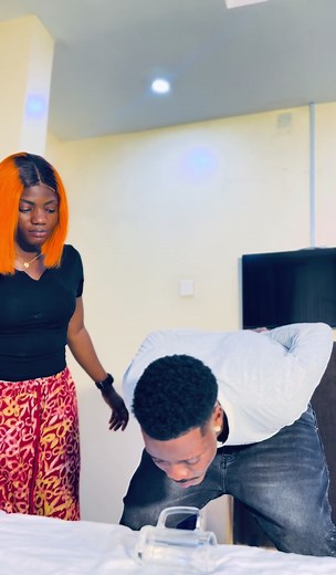 If you meet your boy friend in this situation what will be your next move ? @GLADYS_HAIRSSENTIALS IN OFFA @cindyofoshodi