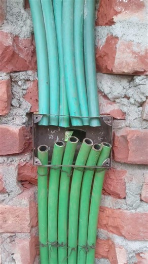 Junction to distribution box pipeline connection