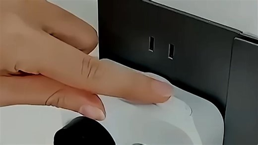 使用倍思（BEISHI）插座分控开关，不用总拔插头，电视和音响可独立控制，省心又安全，家庭影音体验更舒适。