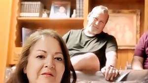 Psychic medium reads lifelong nonbeliever in jaw-dropping session
