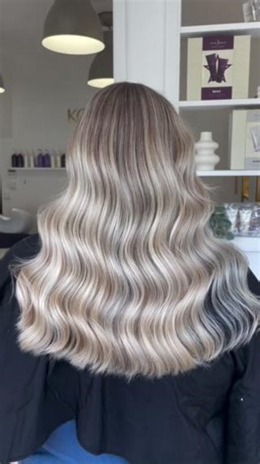 It's giving blonde BOMBSHELL 🤍 @hairbykeleigh created this soft, creamy, blended blonde by lifting using our Ultimate 9 Tonalising Bleach, root tapping using our GLAZE in shade 7N and brightening the ends with our BLONDE Brightening Conditioner. Shop BLONDE here > https://ow.ly/F75I50Rzsjt *Please note: the formulas you see across all our channels are guides/inspiration ONLY. The end result and products you choose to apply will change depending on the client's natural depth, percentage of white