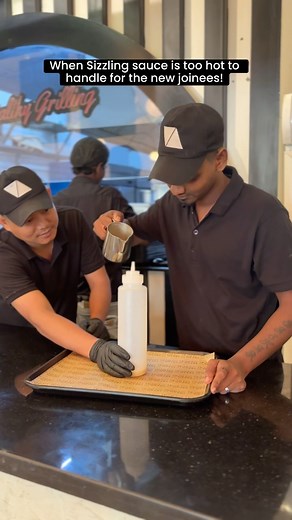 3K views | Sizzling hot sauces Prepration is not for beginners 掠 With every stir, they light up the night, ✨ Turning up the heat, making it right! ♨️ #Hot #Sauce #Foodtrend #fastfood #Free #TOVO | TOVO | Facebook