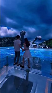 Help! This naked-eye 3D is absolutely phenomenal! The close-up shots are so stunning, you can'