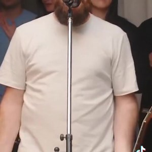 1.4K views · 75 reactions | Esta canción y muchas otras más las puedes escuchar descargando nuestra app https://play.google.com/store/apps/details?id=radio.jirehcr4 | Radio BFM Saltillo | Facebook