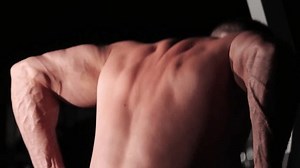 Der Athlet schüttelt Körper und Muskeln: Stockvideos & Filmmaterial (100 % lizenzfrei) 15791647 | Shutterstock