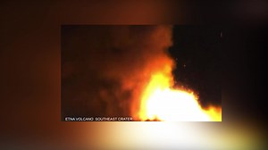 On Monday, May 12, Mount Etna, on the Italian island of Sicily, displayed its thirteenth episode of activity in recent months. The Southeast Crater suddenly became active in the evening, and a series of powerful explosions began. The volcano ejected fountains of molten lava, resulting in the formation of two small lava flows that flowed to the south and to the east. On Wednesday, May 14, at 12:51 AM local time, a powerful magnitude 6.1 earthquake occurred south of the Greek island of Crete. Its 