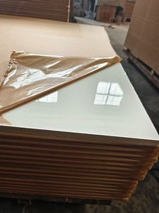 [Hot Item] High Gloss UV Blockboard Falcata Core Block Board Melamine Blockboard Furniture Making