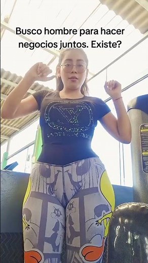 jiggly thighs and cameltoe