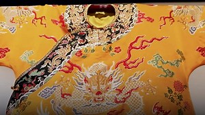 Appreciate the artistic brocade patterns painted upon the canvas of automotive brilliance. #HONGQI #H9 | HONGQI