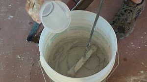 How To Mix Up A Half Bucket Of Quick Set Joint Compound (Hot Mud) - Drywall Repair
