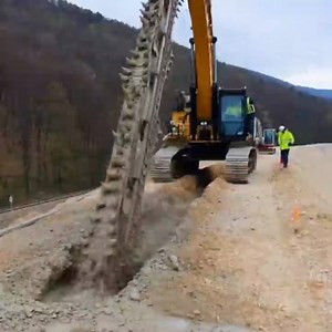 Installing a diaphragm wall from soil-cement mixture. 💪🏻 Credit: KEMROC #EandCmedia #PileBuck #Construction #HeavyEquipment | Equipment & Contracting