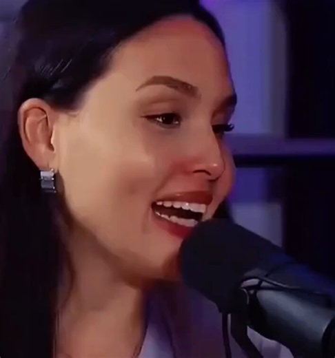 Nunca, eu particularmente gosto de pegar varios, pra um homem namorar cmg (oq eu nao quero atualmente) ele precisa saber q nao vai dar conta é muito tesao, por isso gosto do fetiche de cuckold, mas ainda nao achei o homem certo😭 so no xvideos msm