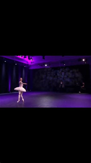 Claire Calvert The Royal Ballet | Núcleo de Dança Carolina Cox