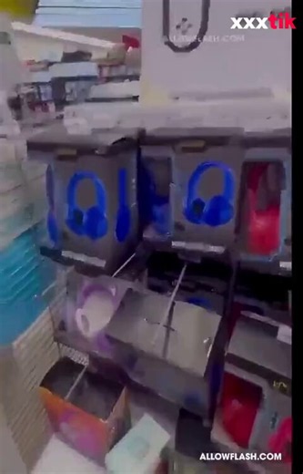 MILF sucking in the store
