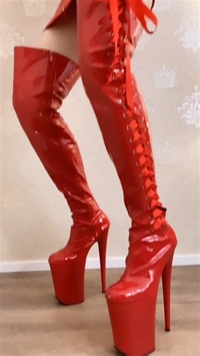 Aliena Moore on Instagram: "So tall"